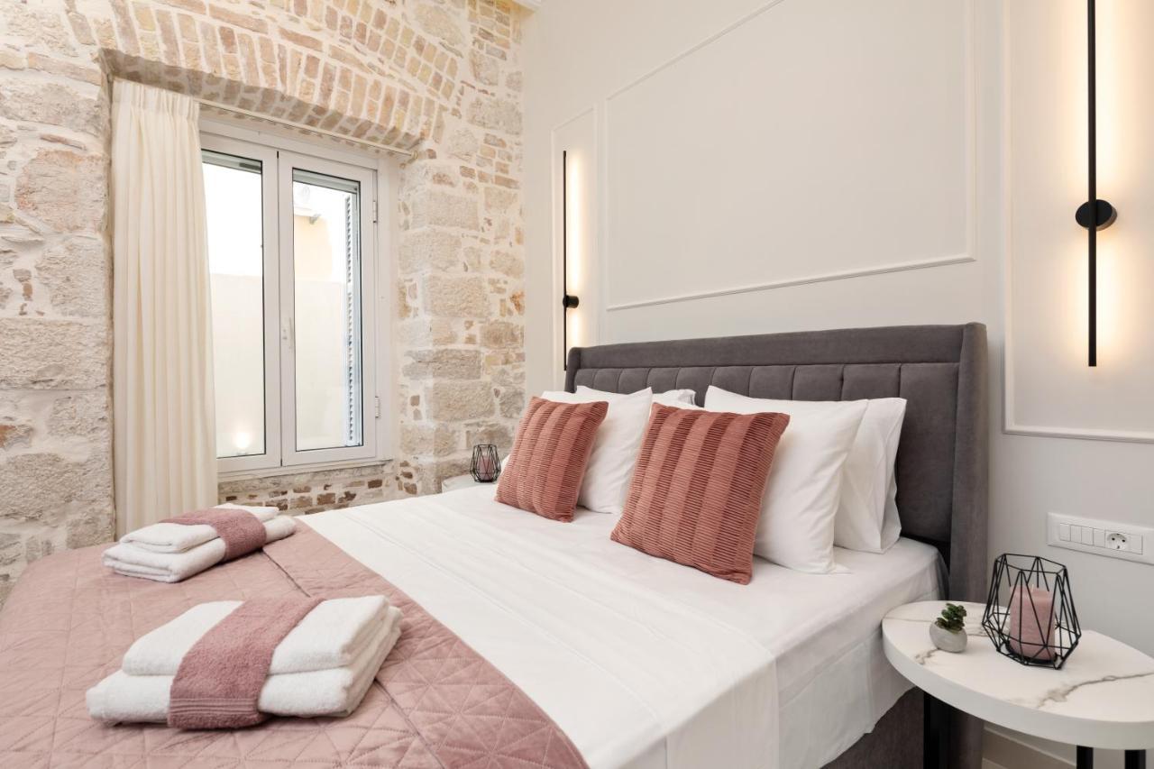 Modern-Vintage Old Town Suites Korfu Dış mekan fotoğraf