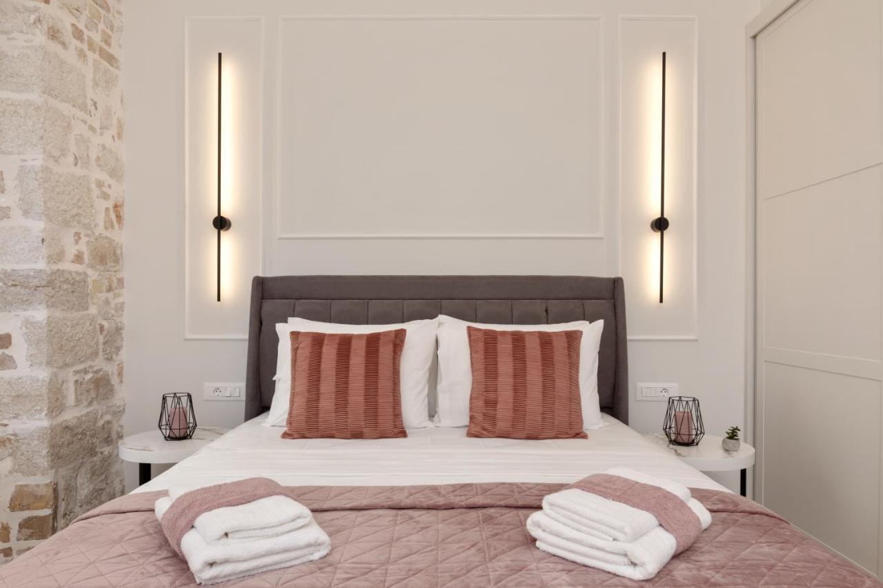 Modern-Vintage Old Town Suites Korfu Dış mekan fotoğraf