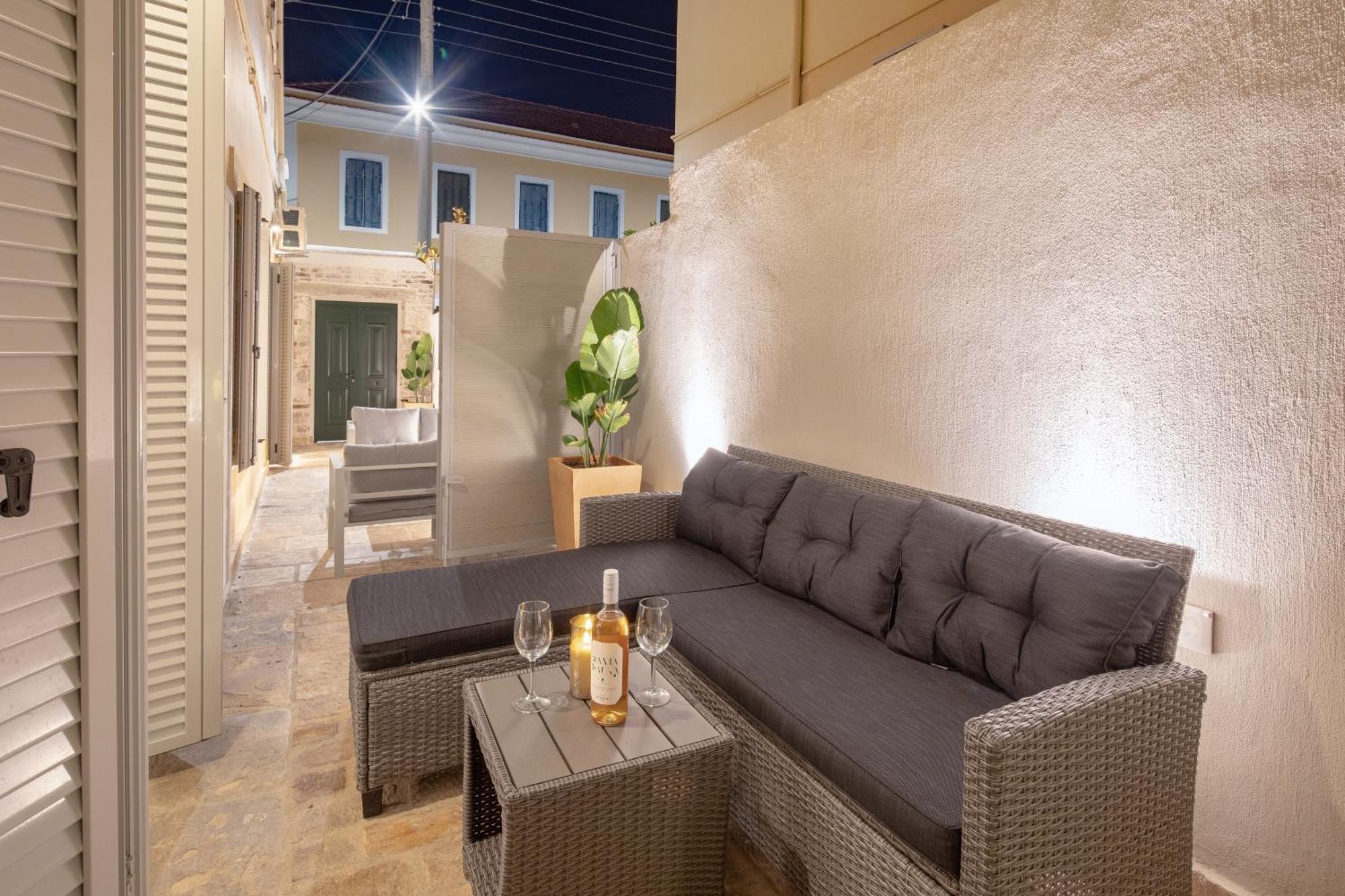Modern-Vintage Old Town Suites Korfu Dış mekan fotoğraf